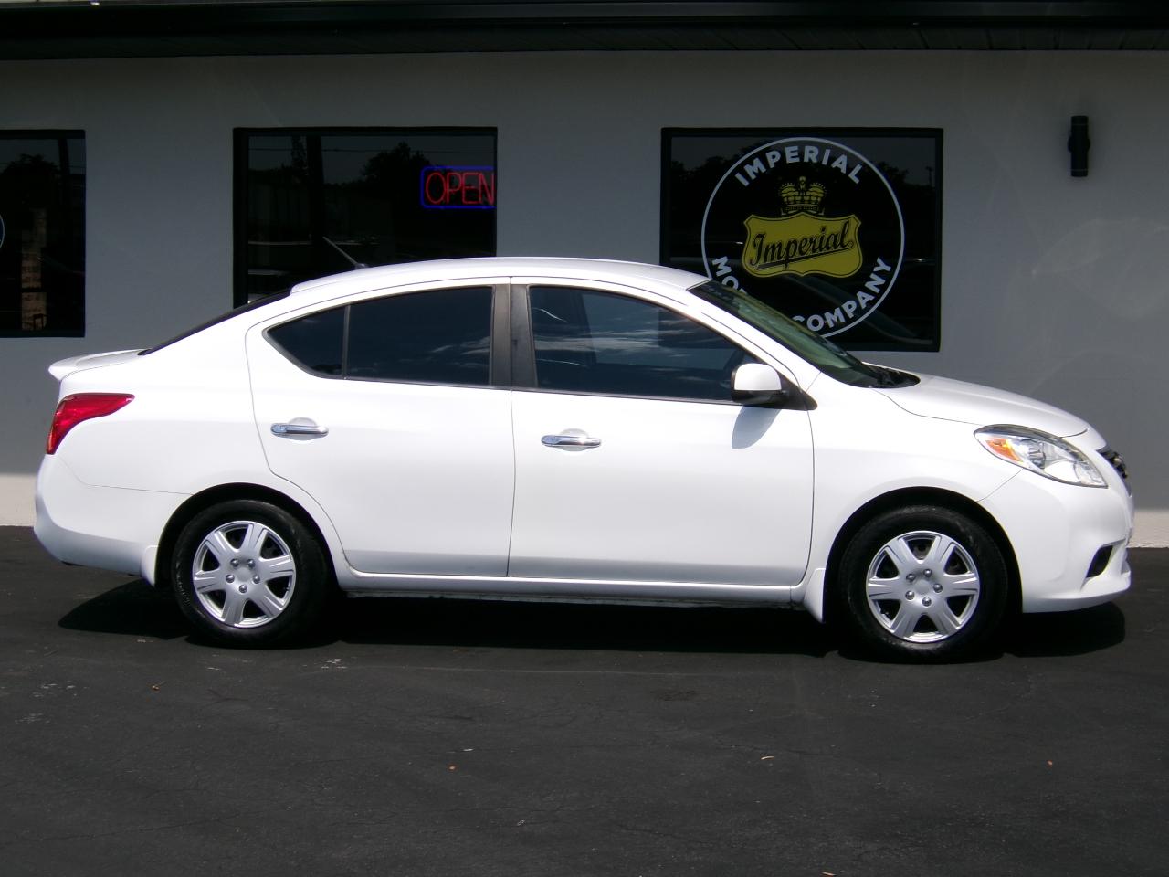 Nissan Versa 1.6 SV Sedan 2012