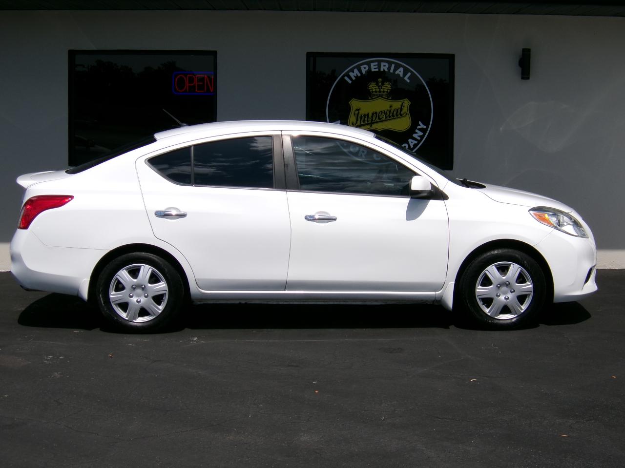 Nissan Versa 1.6 SV Sedan 2012