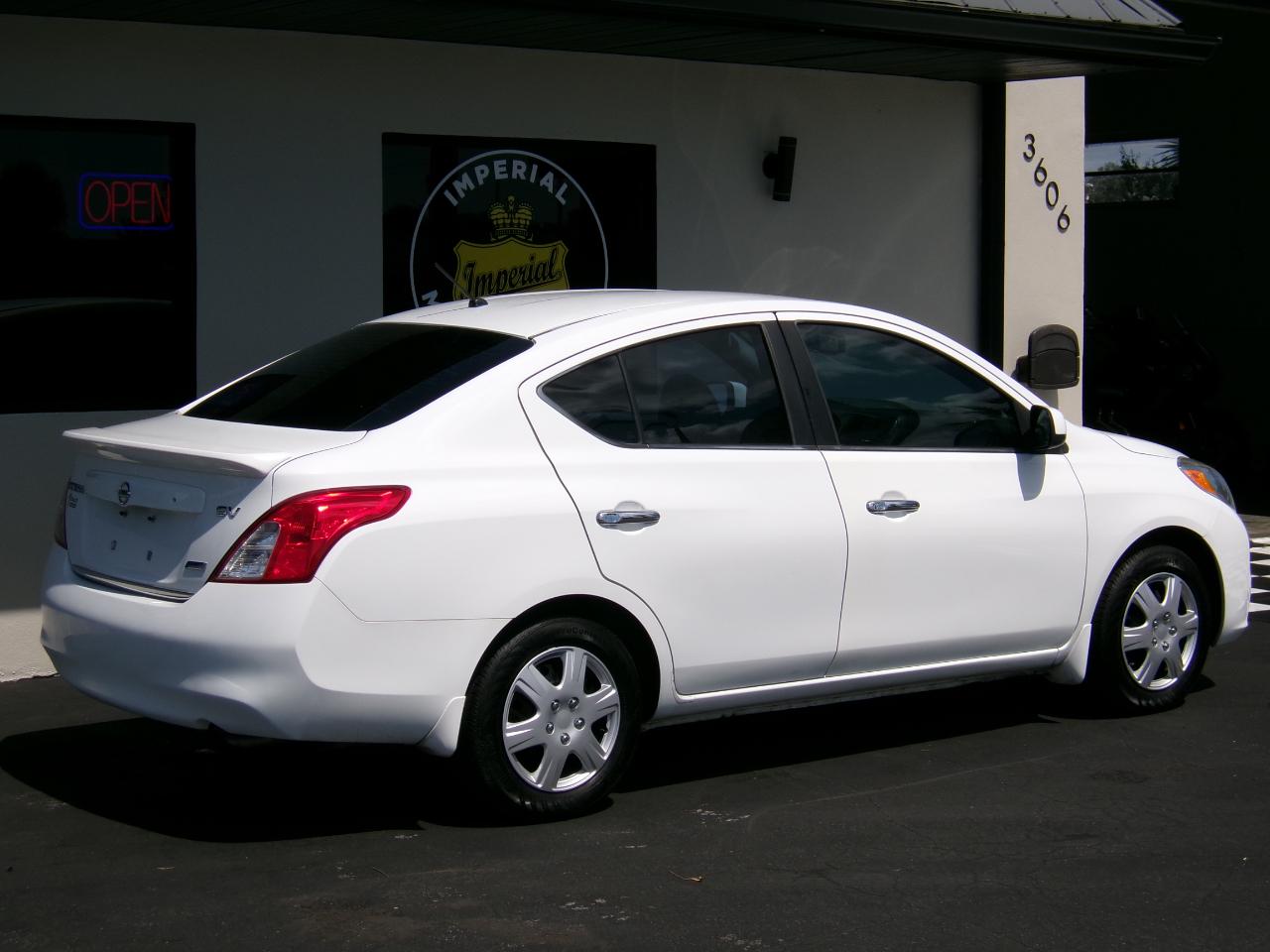 Nissan Versa 1.6 SV Sedan 2012