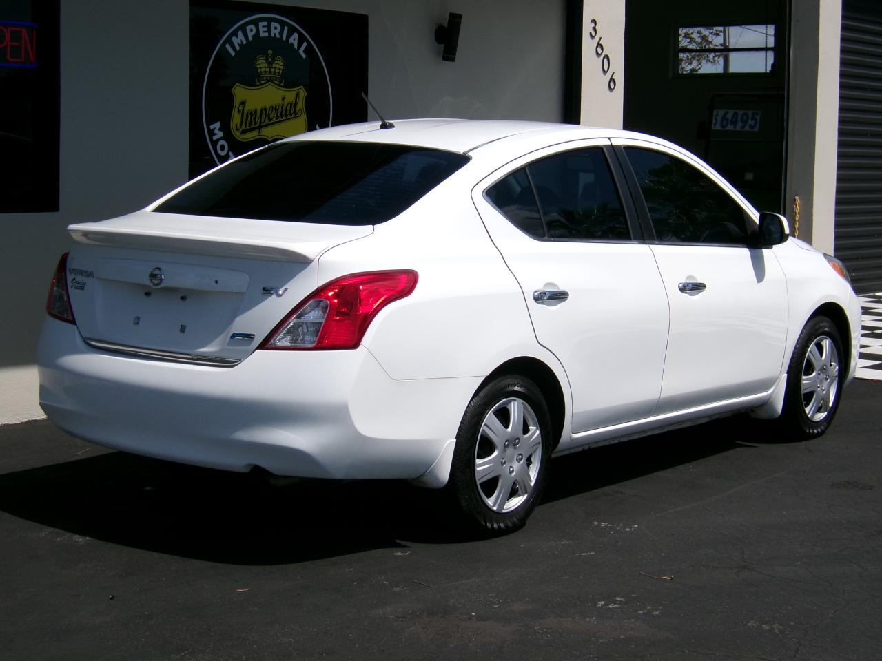 Nissan Versa 1.6 SV Sedan 2012