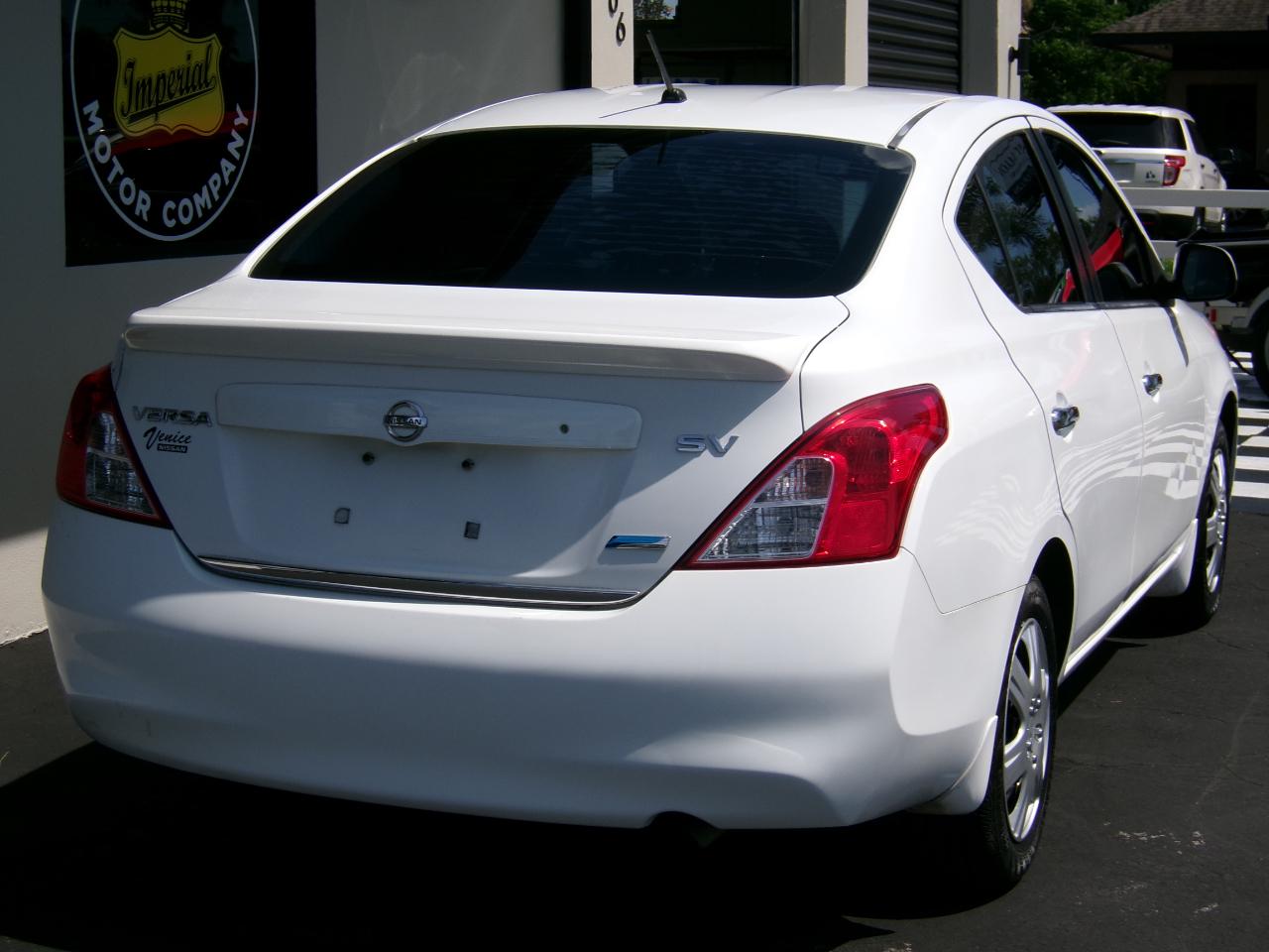 Nissan Versa 1.6 SV Sedan 2012