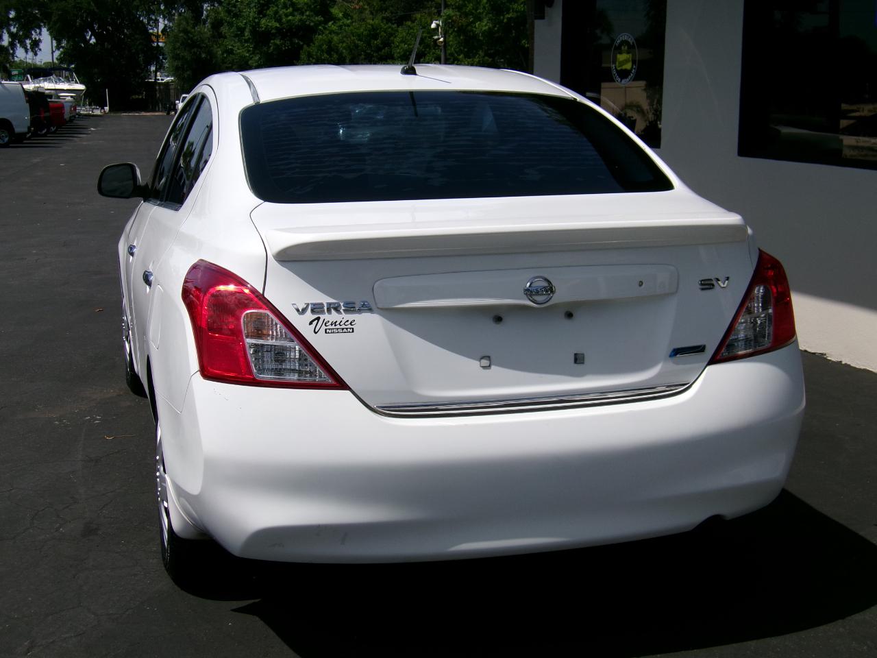 Nissan Versa 1.6 SV Sedan 2012