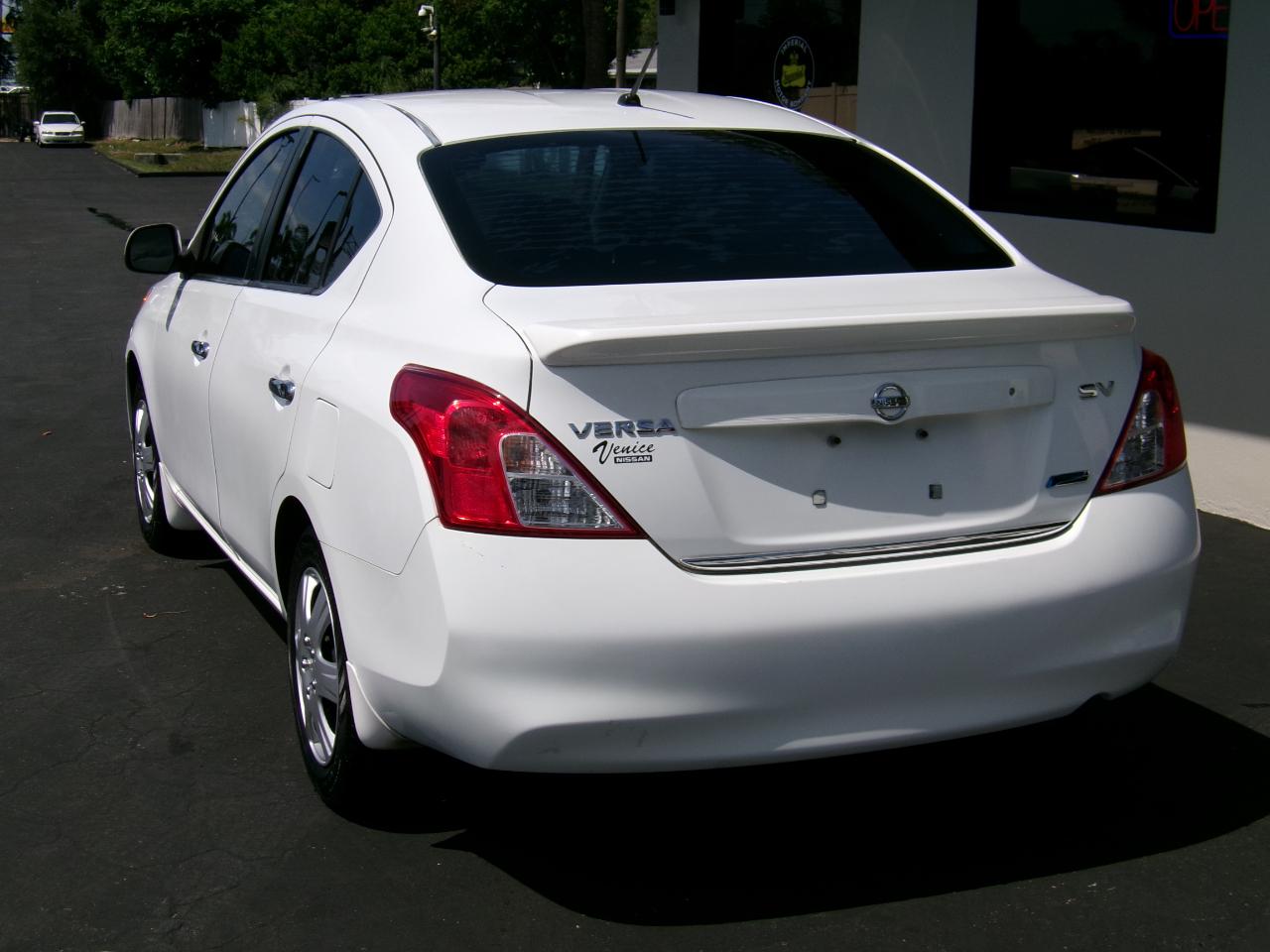 Nissan Versa 1.6 SV Sedan 2012