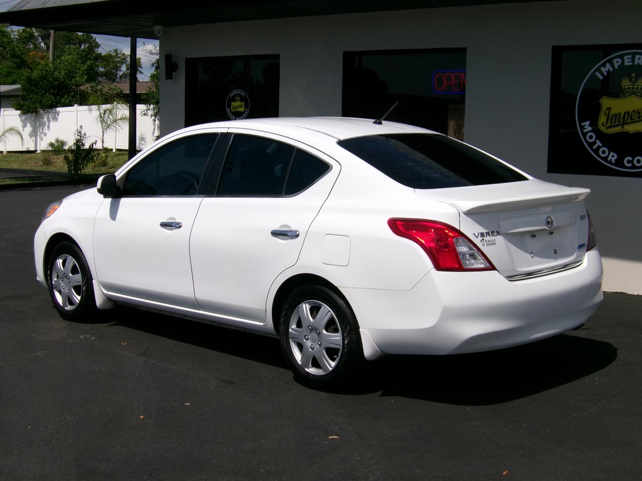Nissan Versa 1.6 SV Sedan 2012