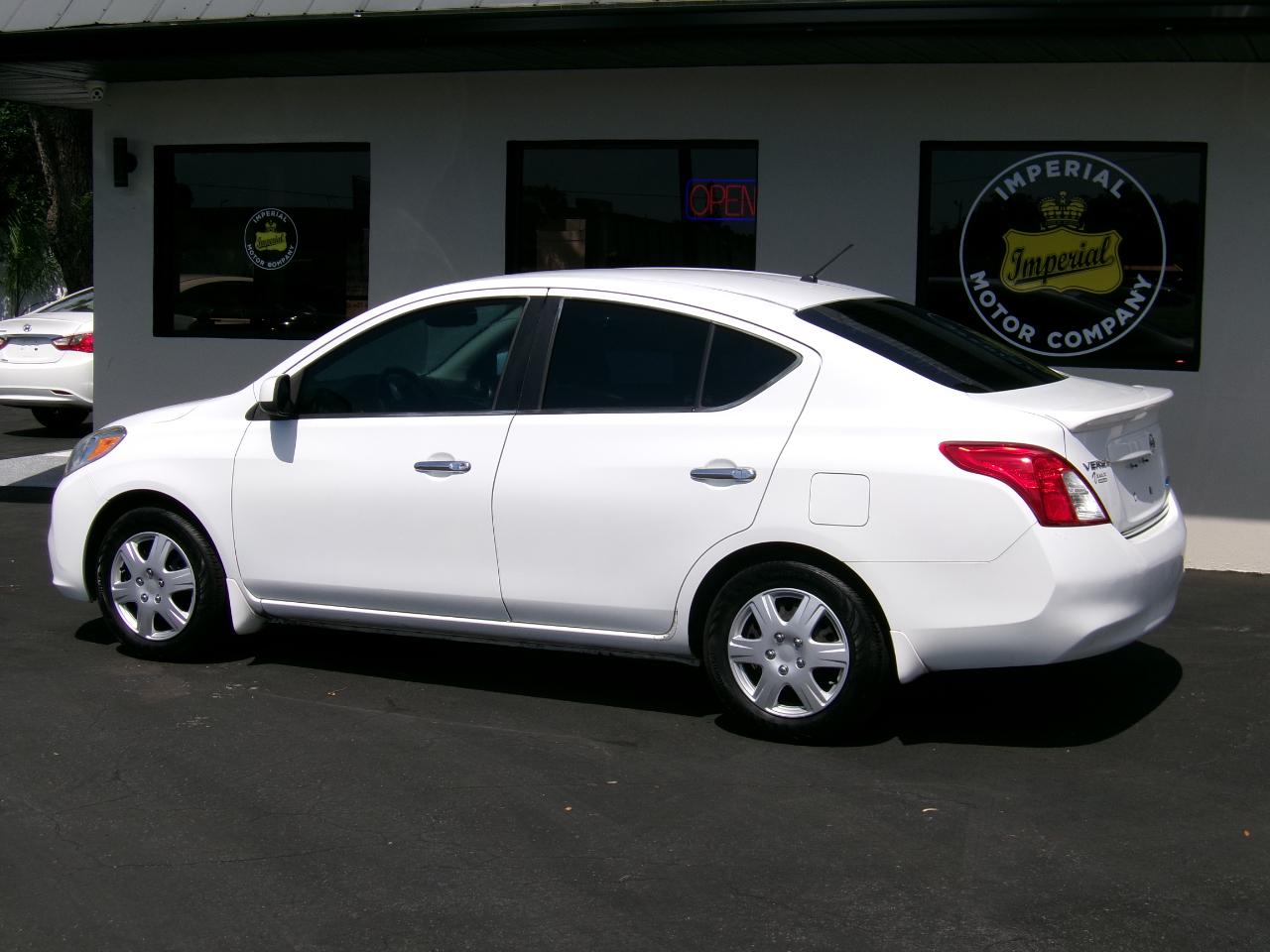 Nissan Versa 1.6 SV Sedan 2012