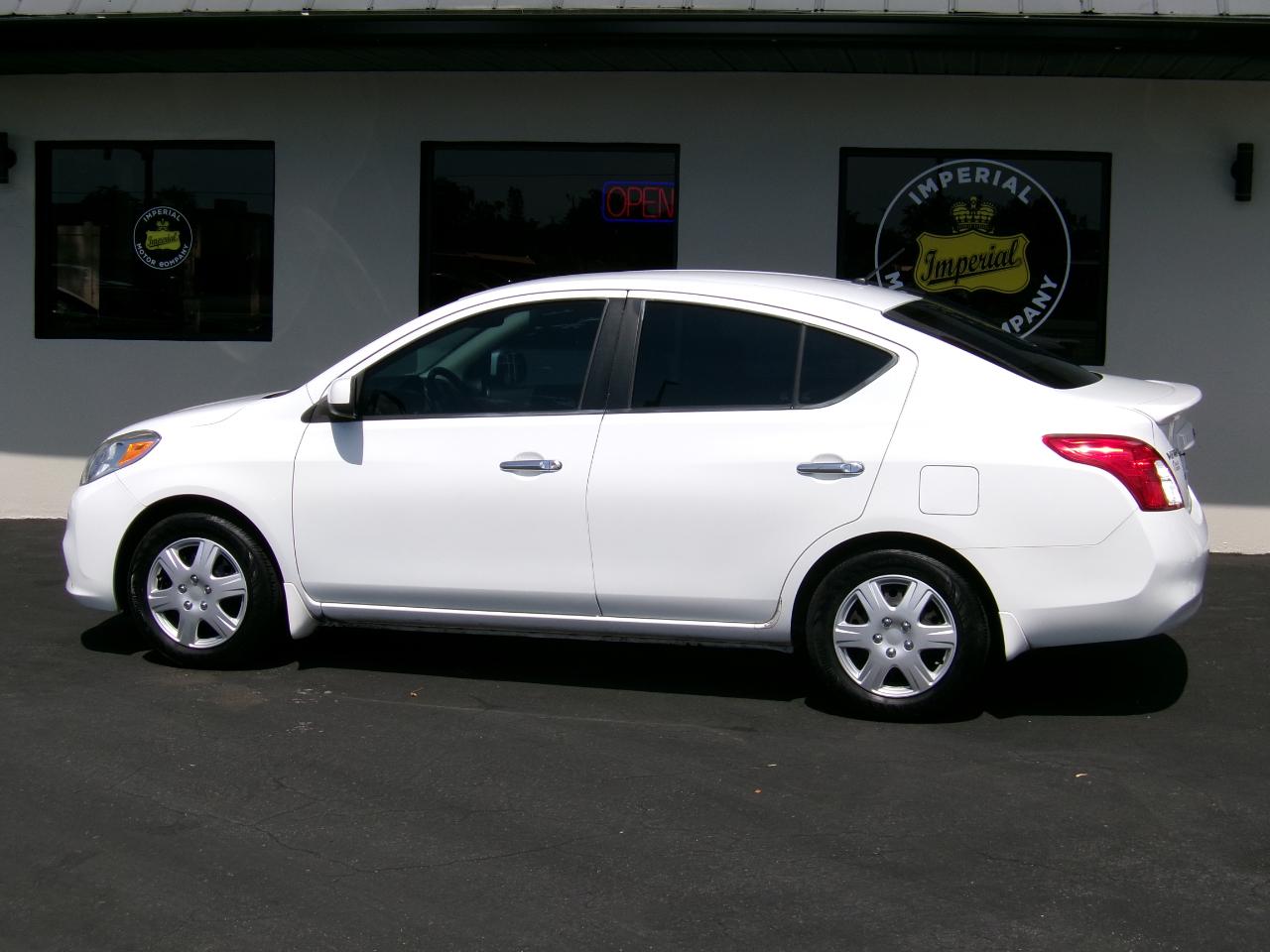 Nissan Versa 1.6 SV Sedan 2012