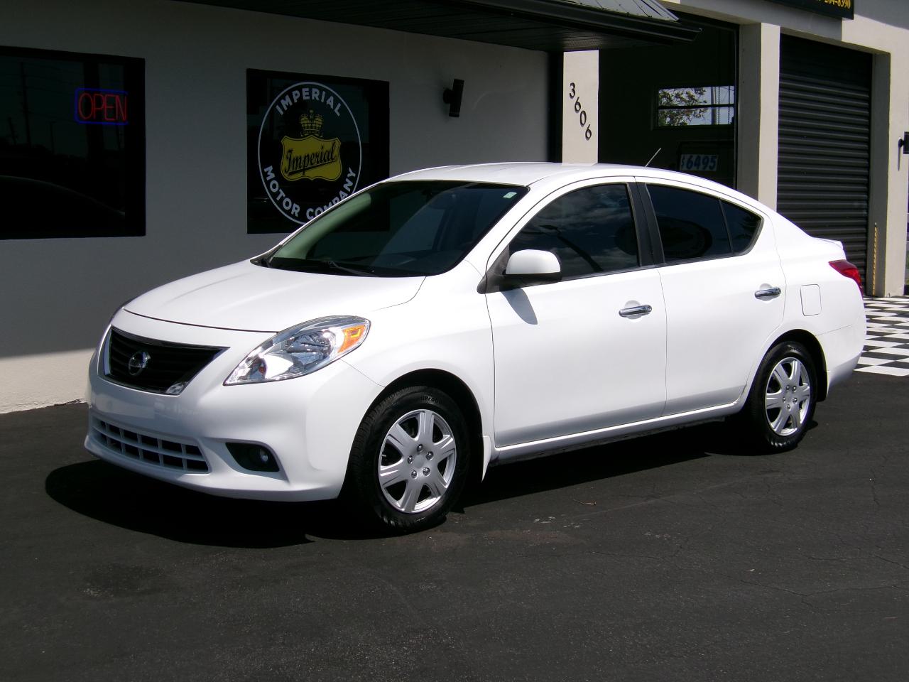 Nissan Versa 1.6 SV Sedan 2012