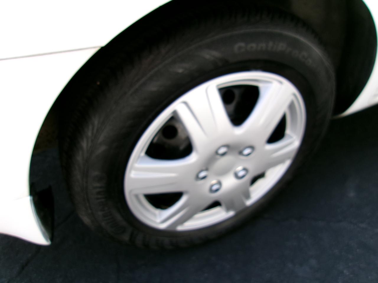 Nissan Versa 1.6 SV Sedan 2012