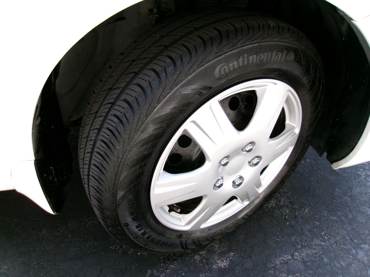 Nissan Versa 1.6 SV Sedan 2012