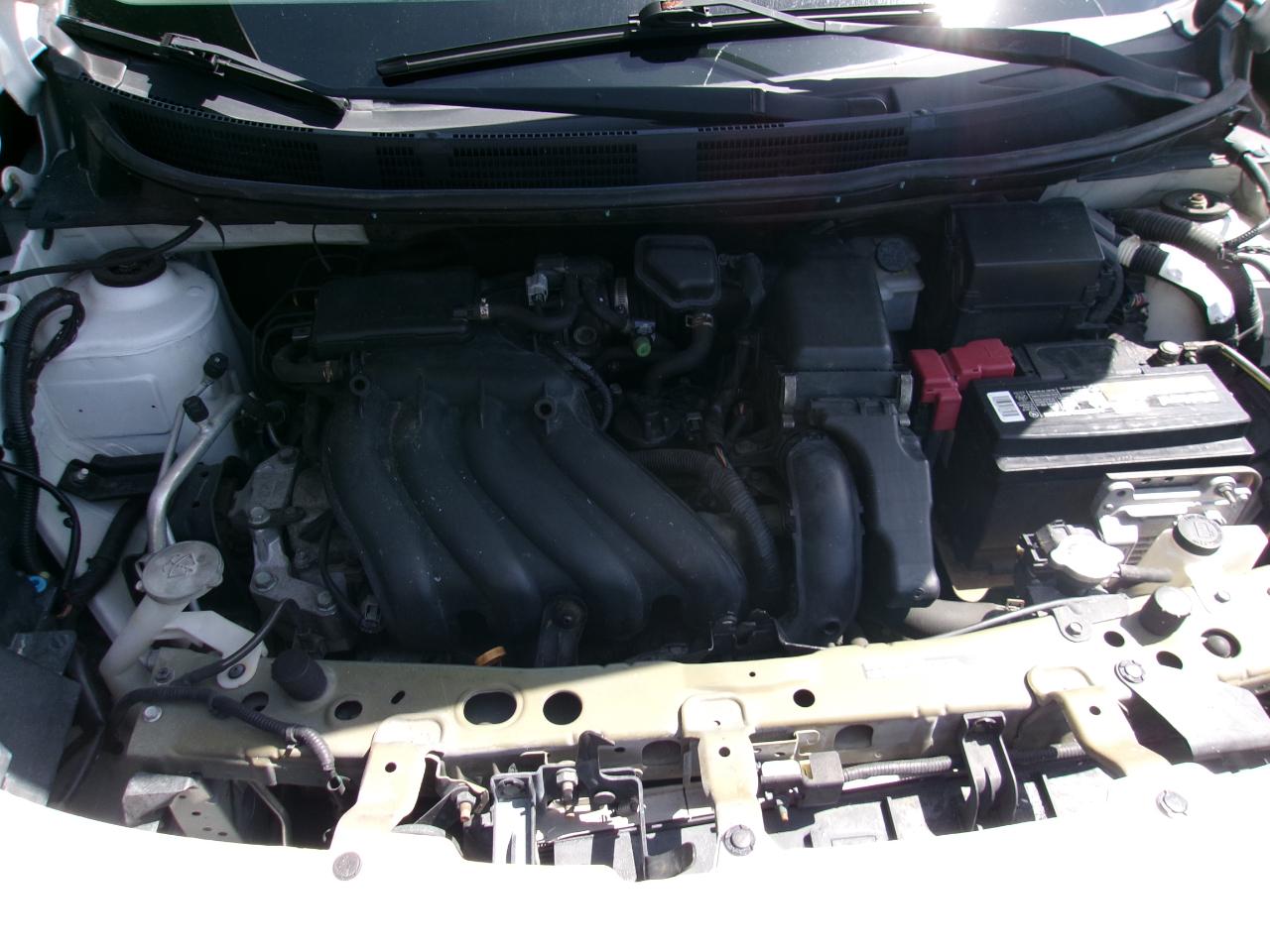 Nissan Versa 1.6 SV Sedan 2012