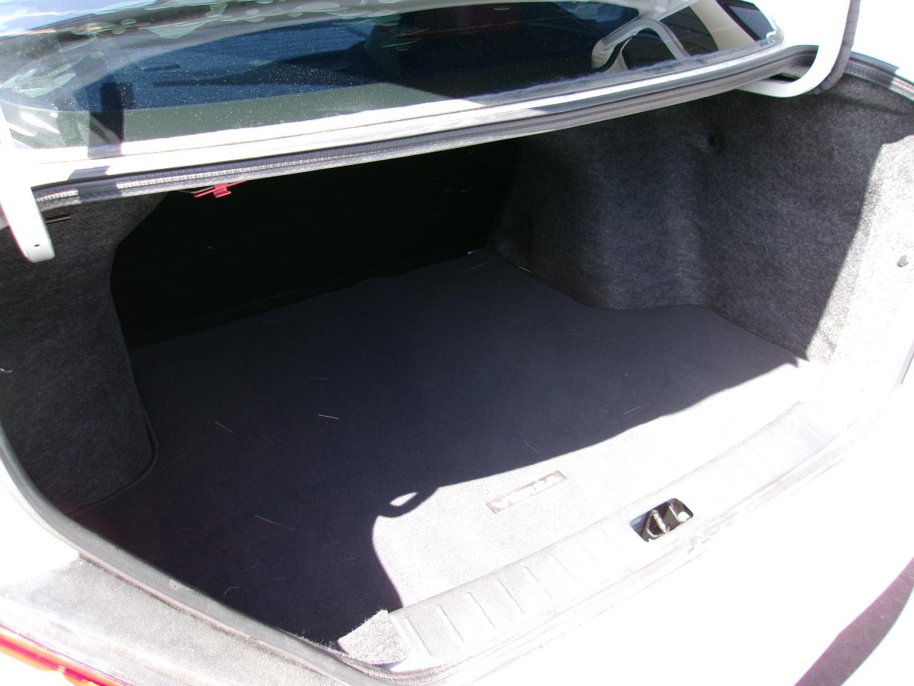 Nissan Versa 1.6 SV Sedan 2012