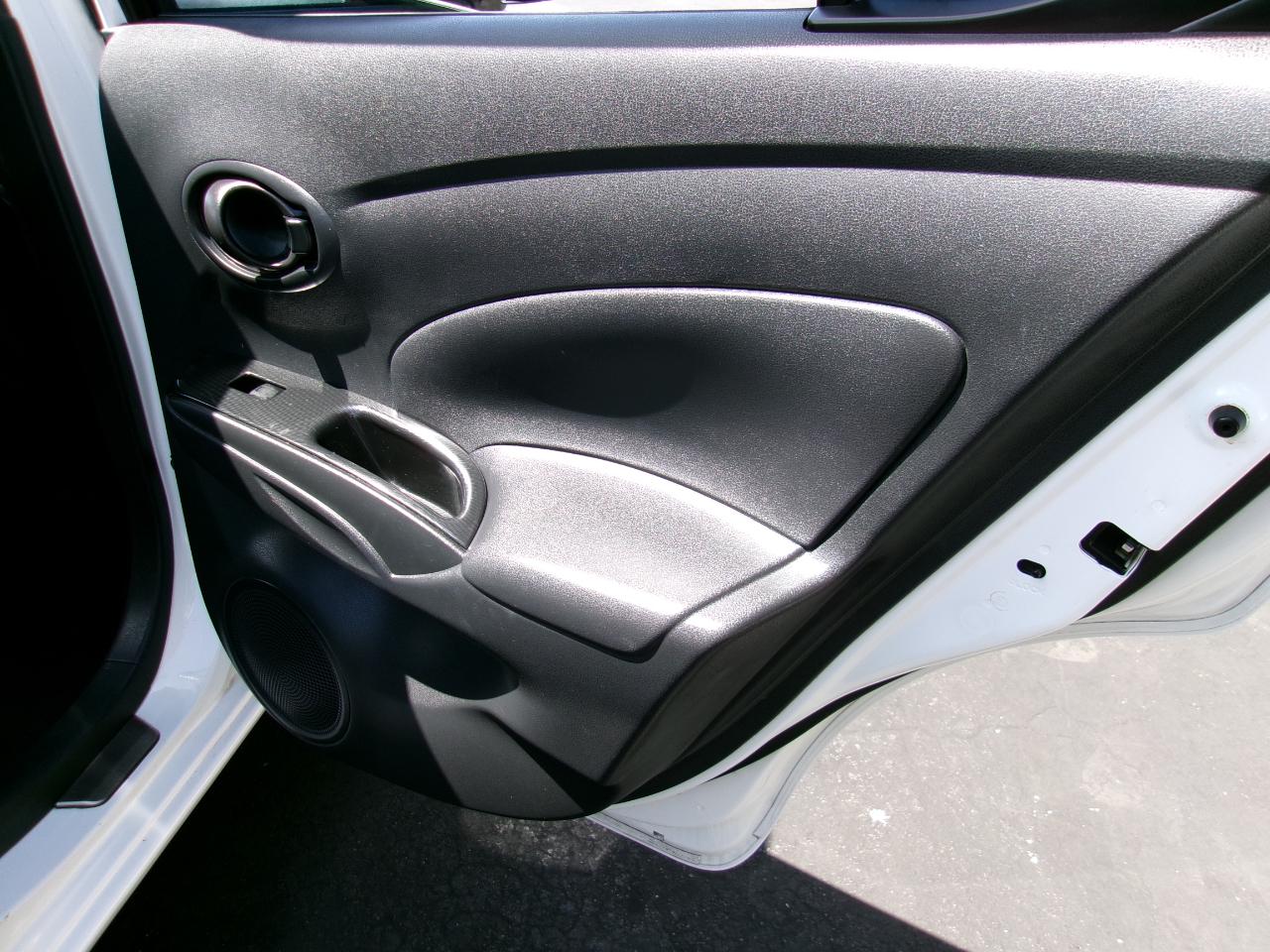 Nissan Versa 1.6 SV Sedan 2012