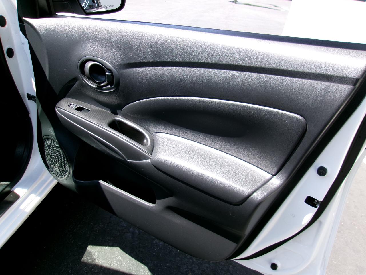 Nissan Versa 1.6 SV Sedan 2012