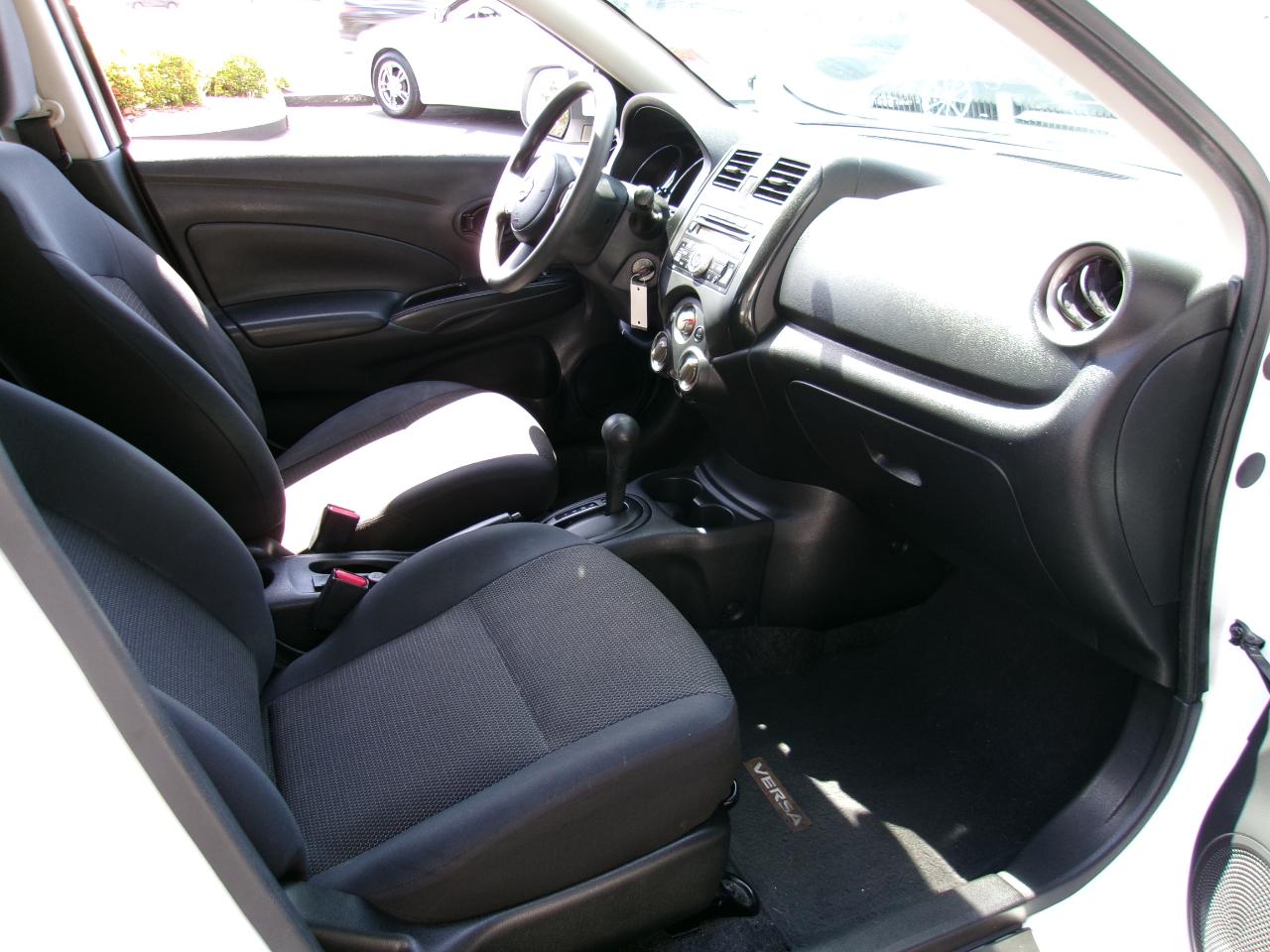 Nissan Versa 1.6 SV Sedan 2012