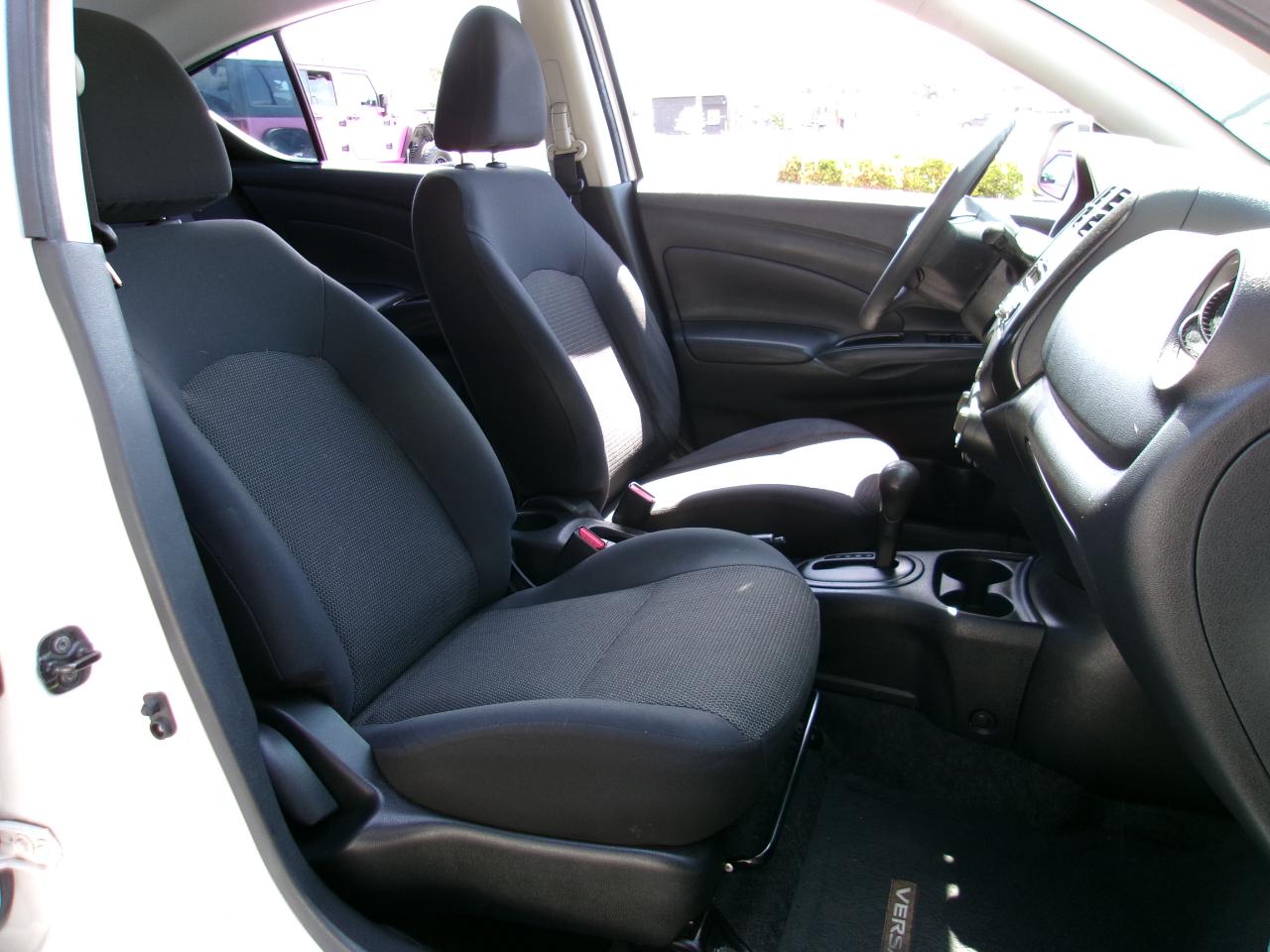 Nissan Versa 1.6 SV Sedan 2012