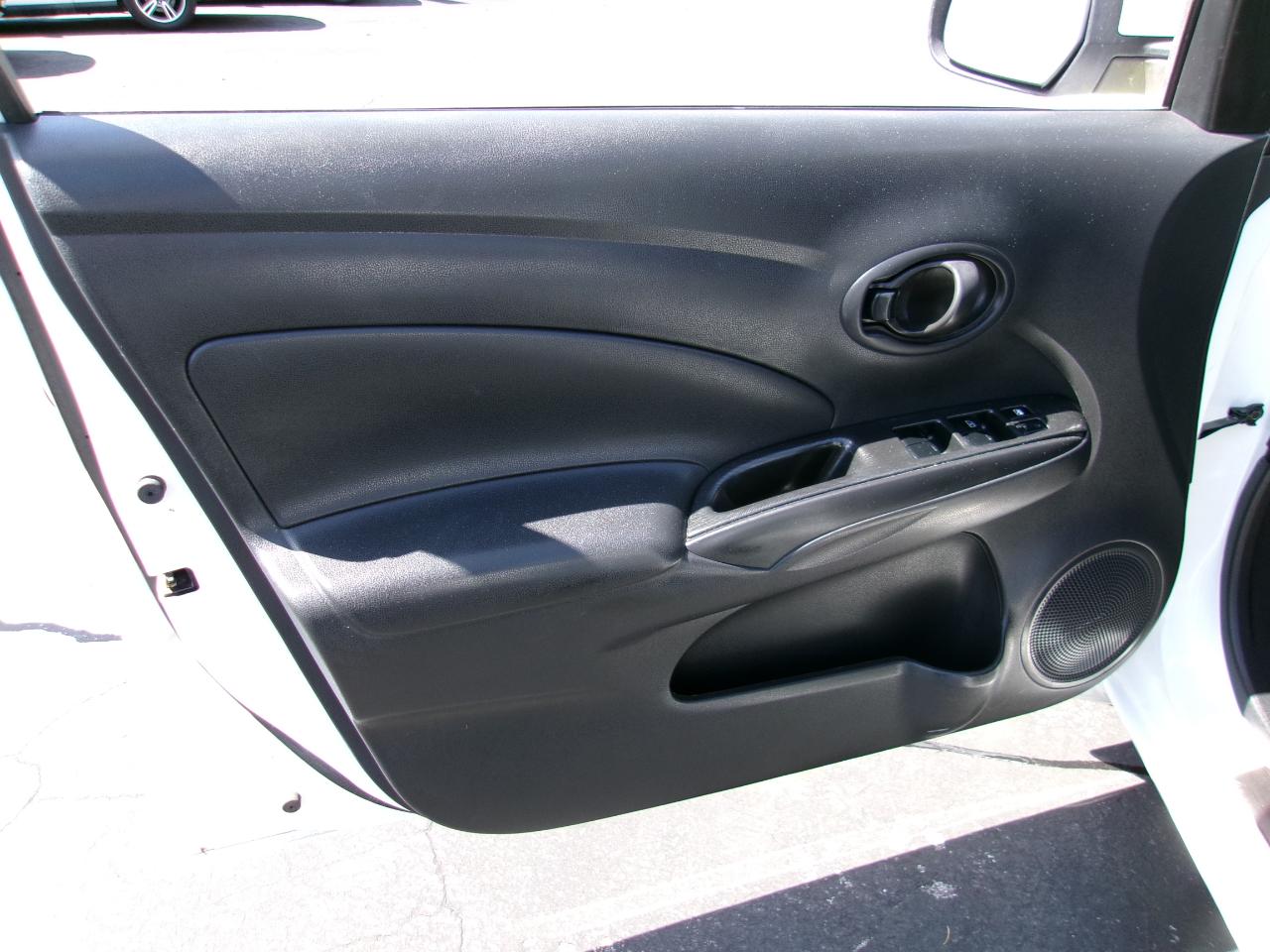 Nissan Versa 1.6 SV Sedan 2012