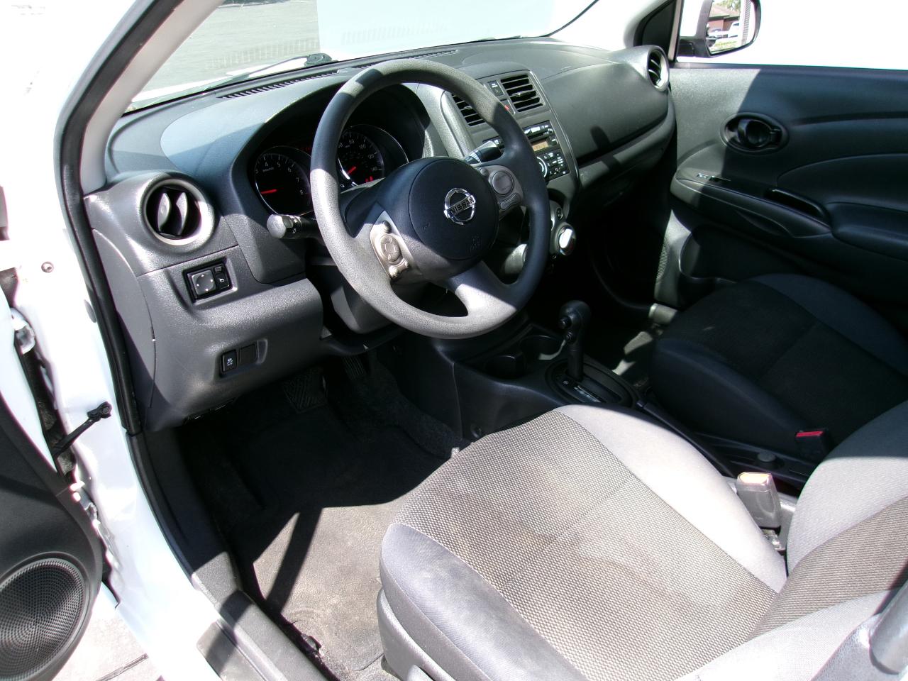 Nissan Versa 1.6 SV Sedan 2012