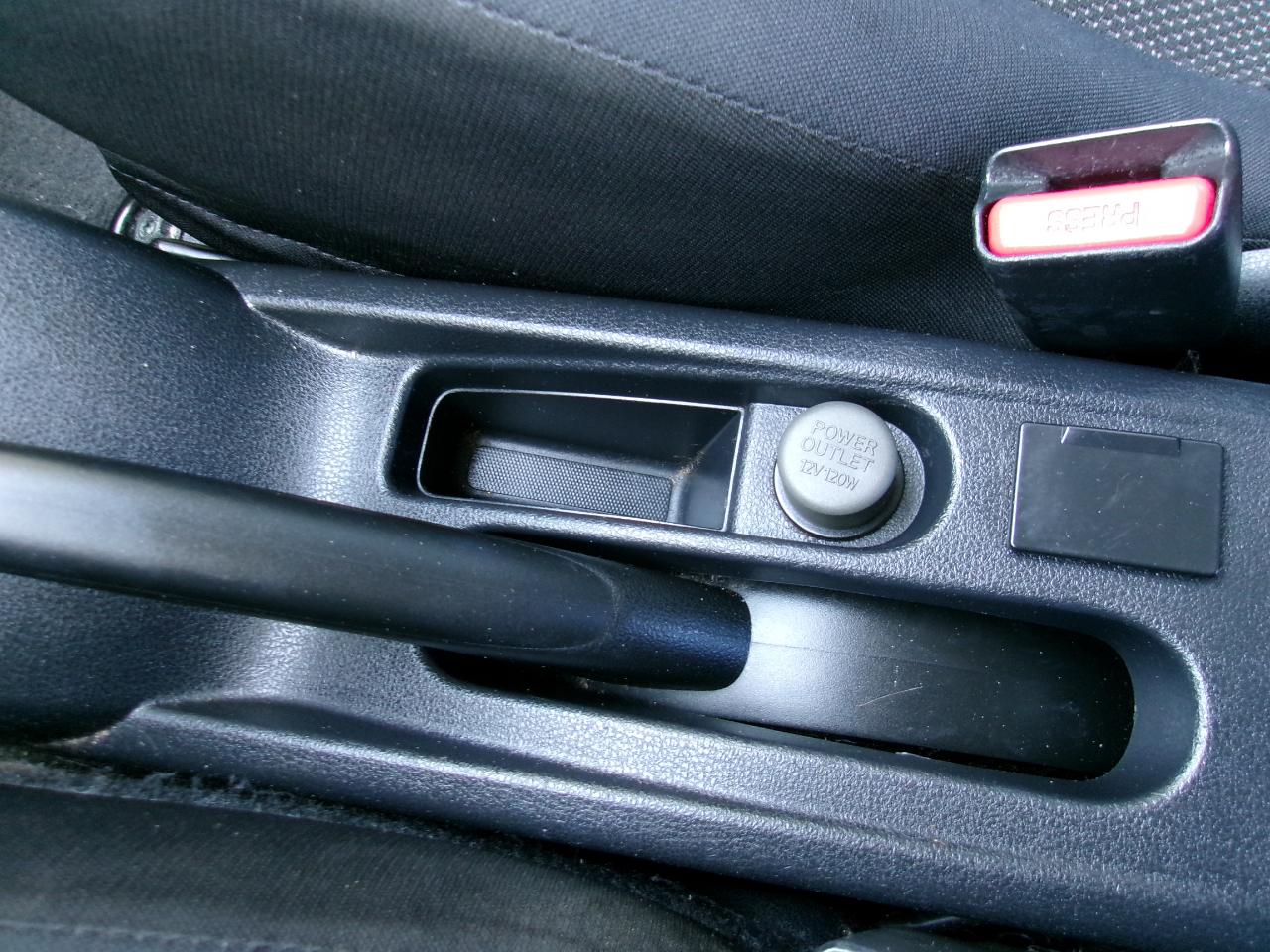 Nissan Versa 1.6 SV Sedan 2012