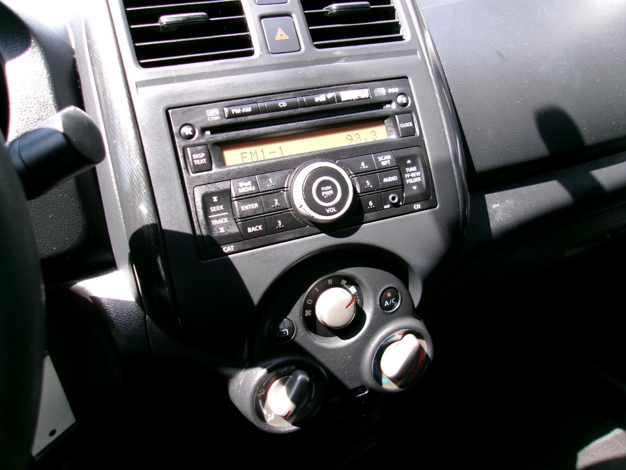 Nissan Versa 1.6 SV Sedan 2012