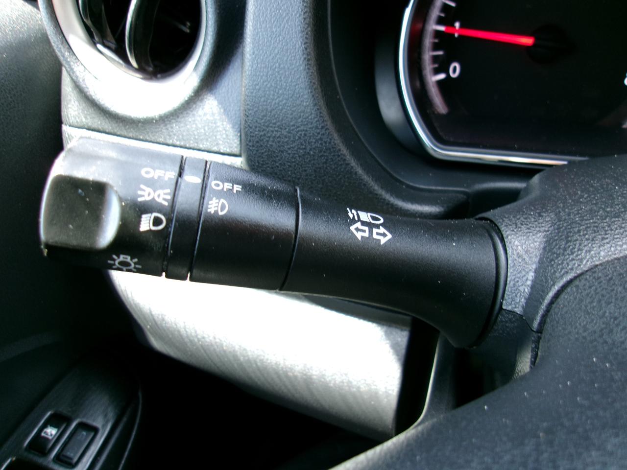 Nissan Versa 1.6 SV Sedan 2012