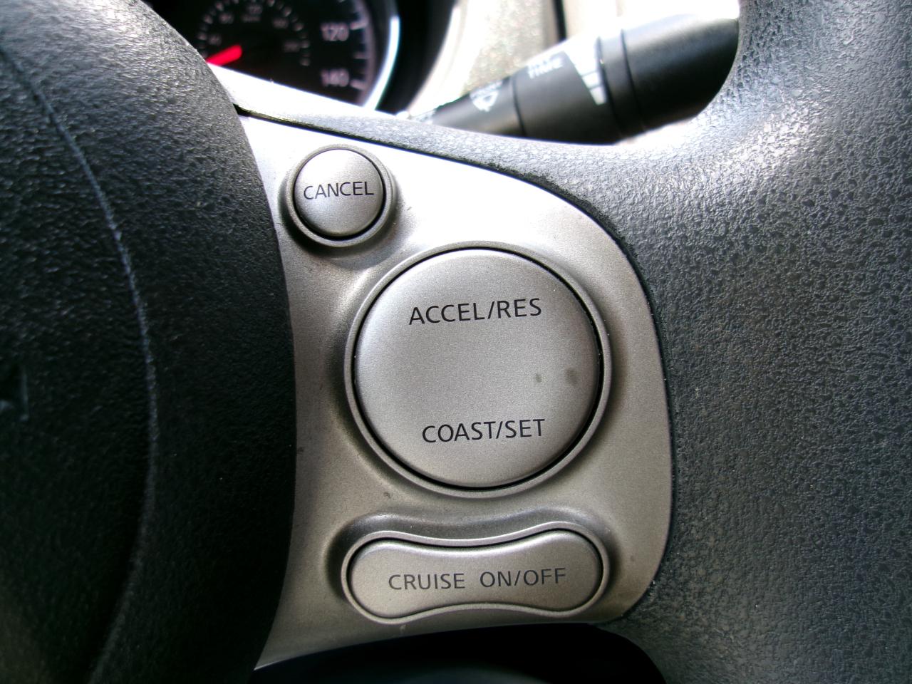 Nissan Versa 1.6 SV Sedan 2012