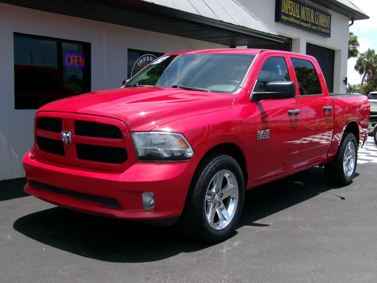 RAM 1500 Express 4x2 Crew Cab 5'7" Box 2015