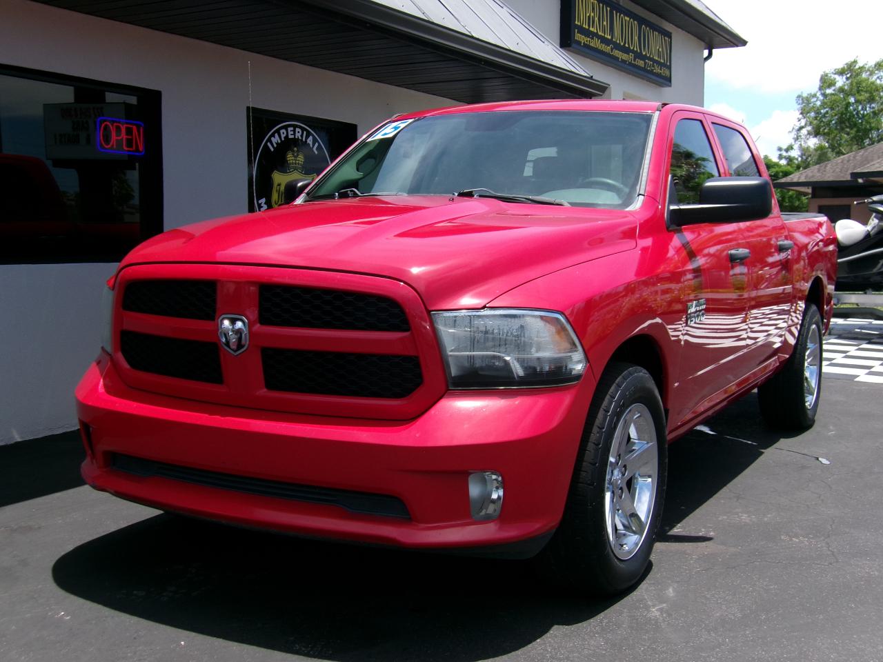 RAM 1500 Express 4x2 Crew Cab 5'7" Box 2015