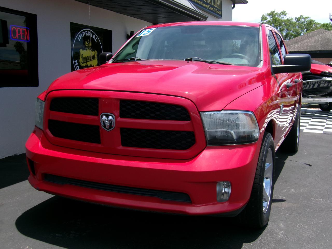 RAM 1500 Express 4x2 Crew Cab 5'7" Box 2015
