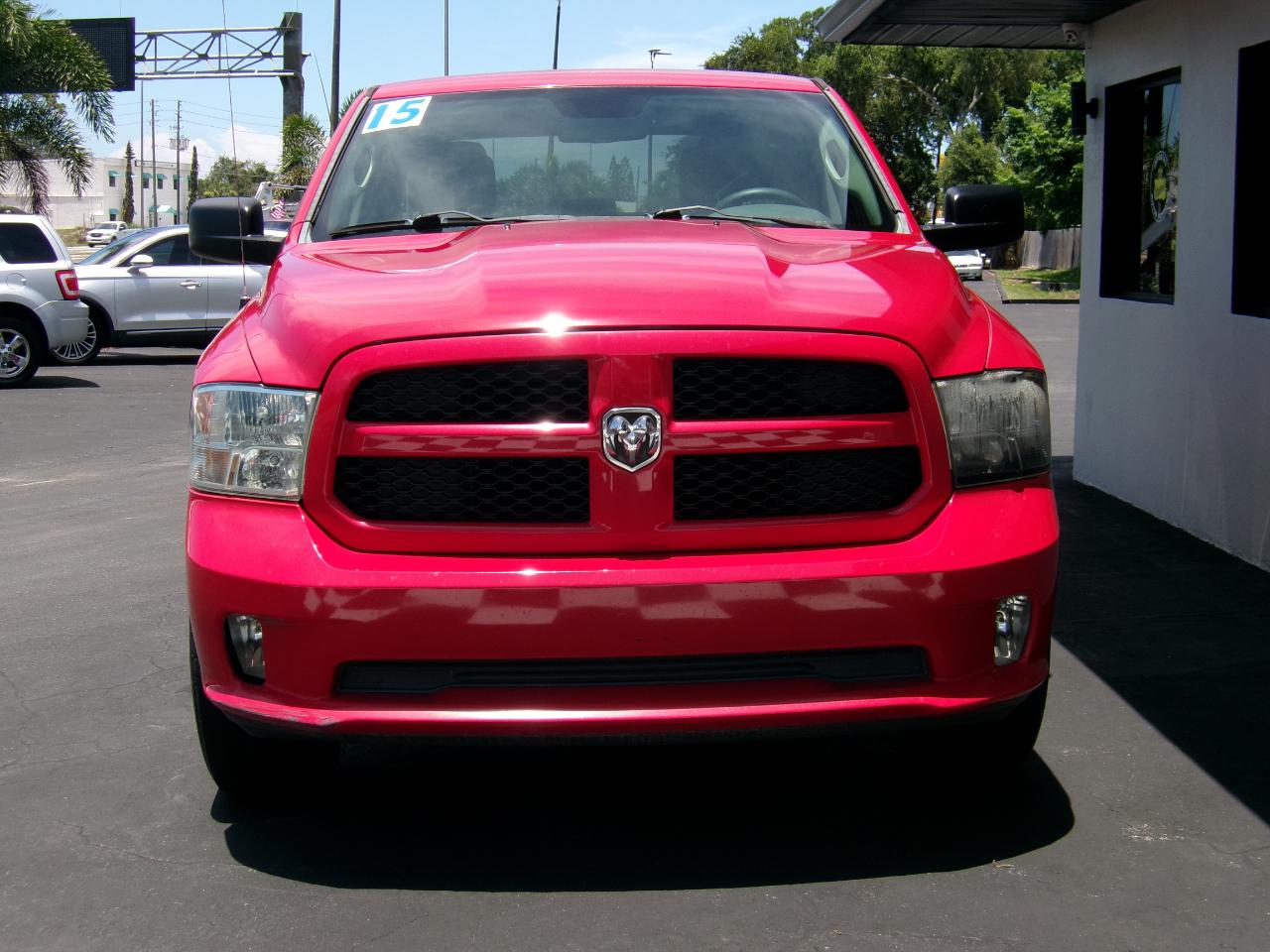 RAM 1500 Express 4x2 Crew Cab 5'7" Box 2015