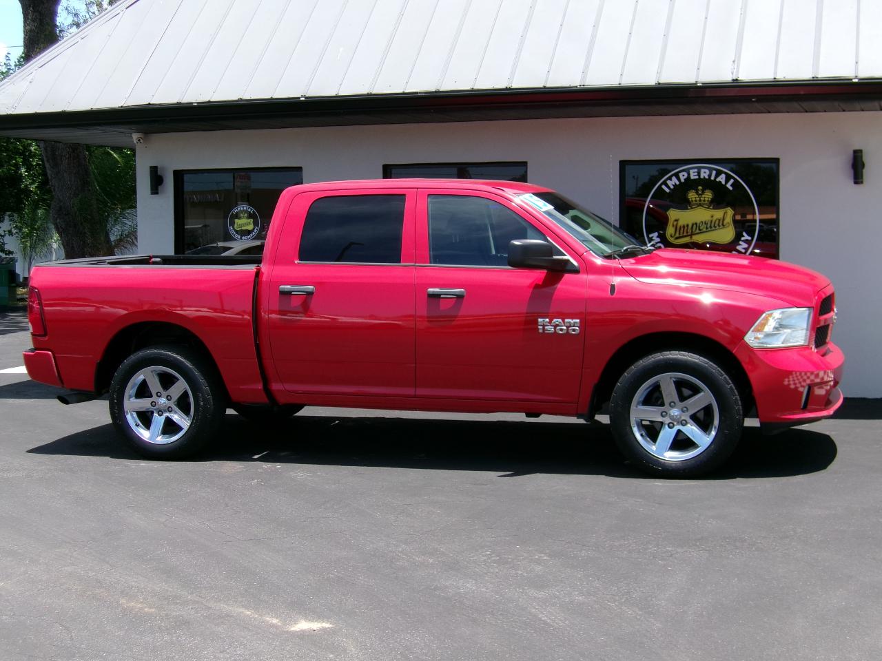 RAM 1500 Express 4x2 Crew Cab 5'7" Box 2015