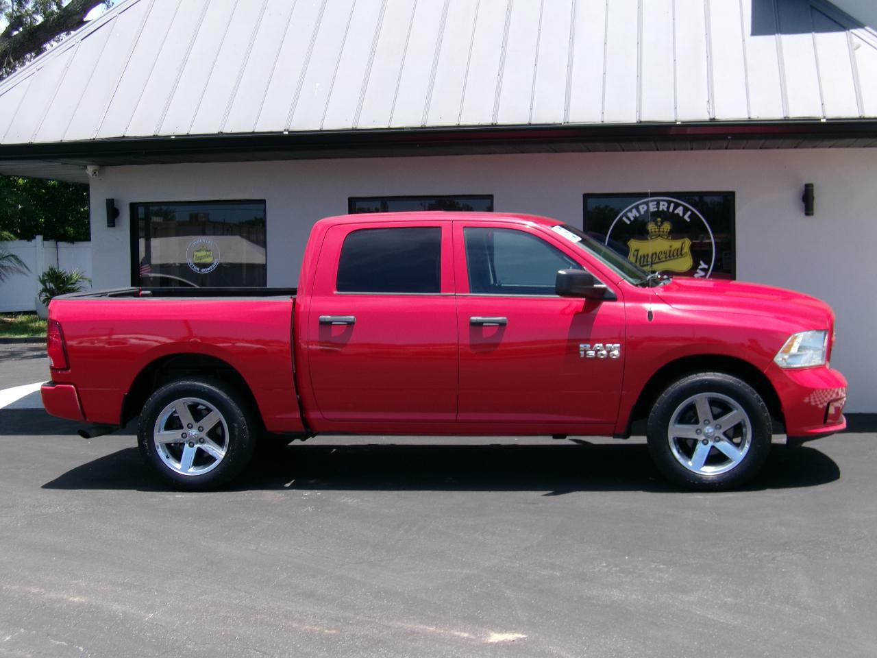 RAM 1500 Express 4x2 Crew Cab 5'7" Box 2015