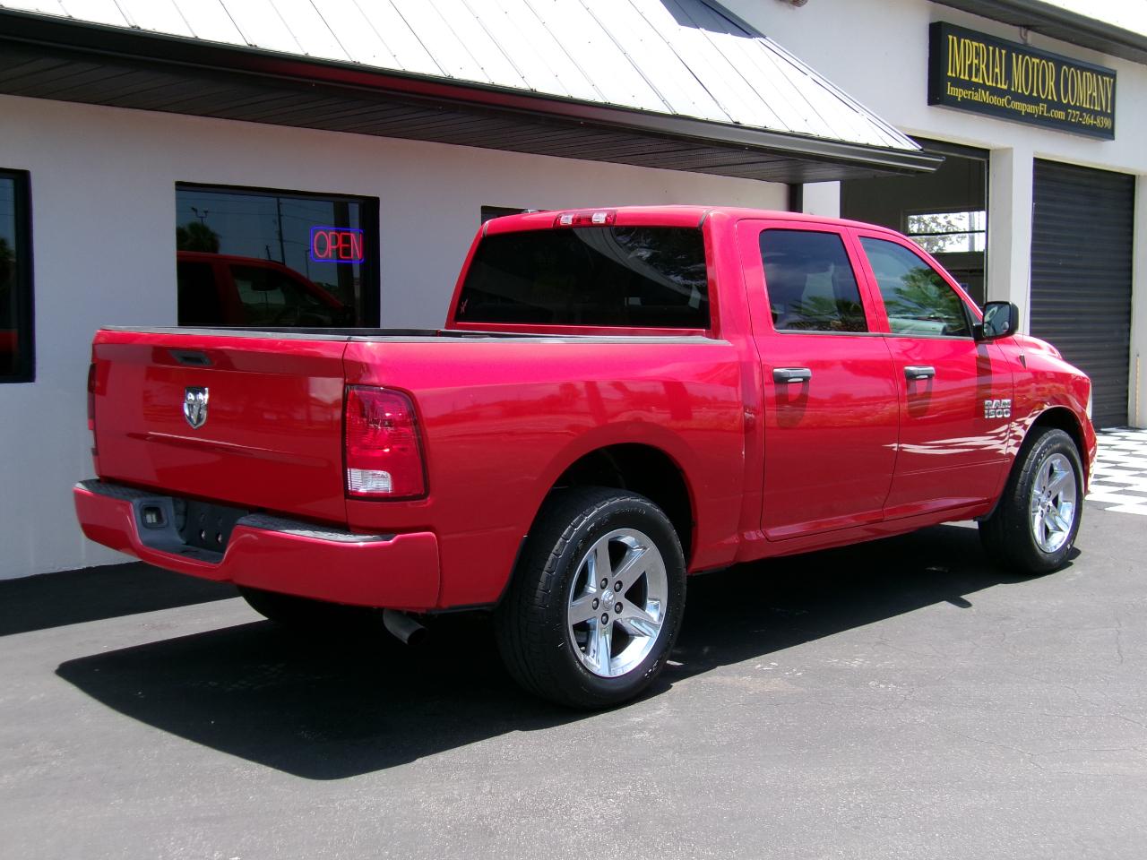 RAM 1500 Express 4x2 Crew Cab 5'7" Box 2015