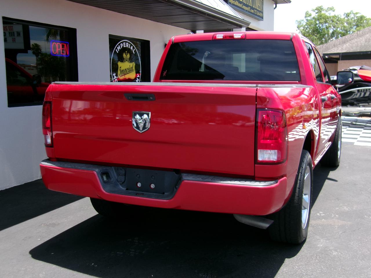 RAM 1500 Express 4x2 Crew Cab 5'7" Box 2015