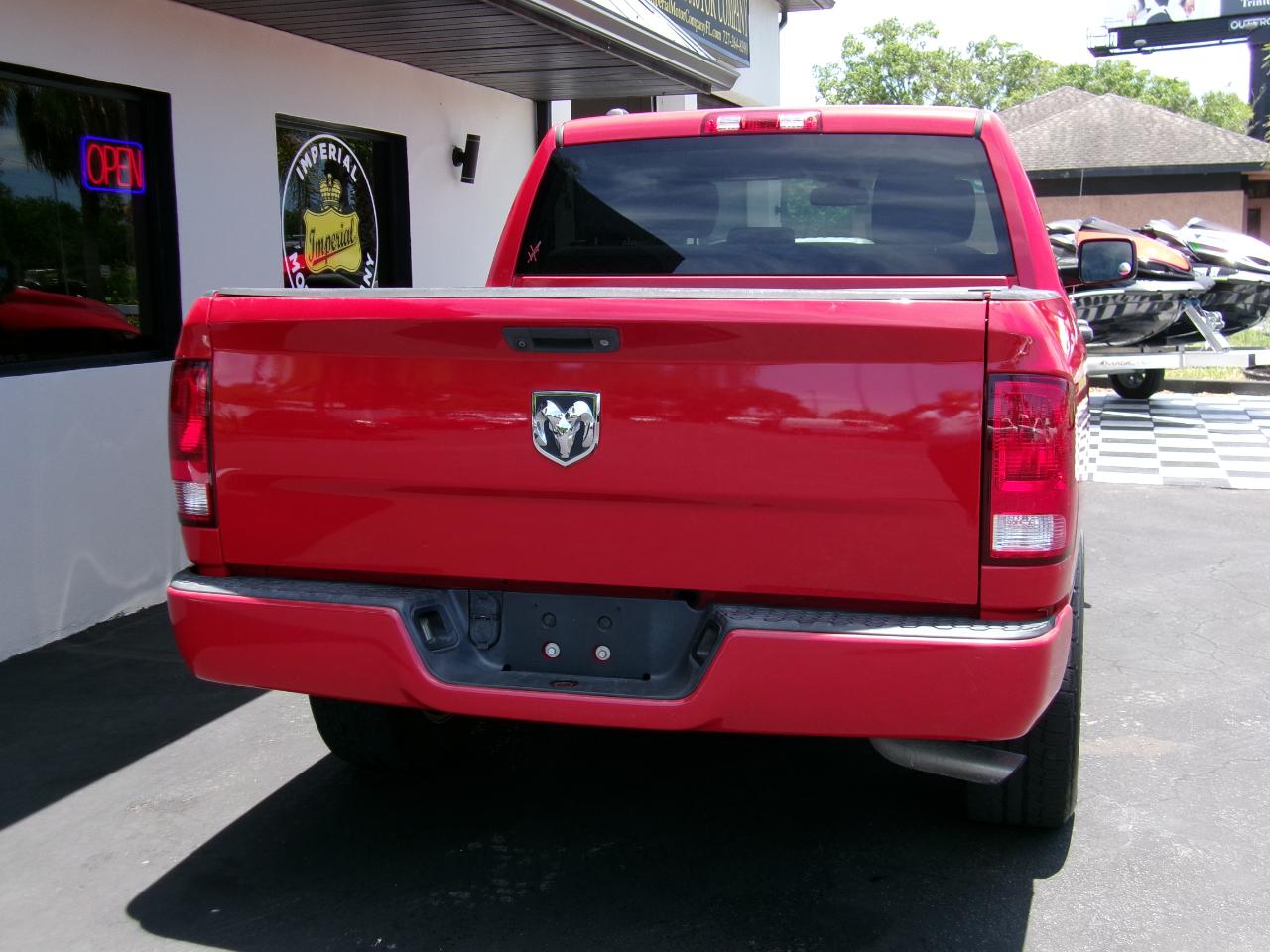 RAM 1500 Express 4x2 Crew Cab 5'7" Box 2015