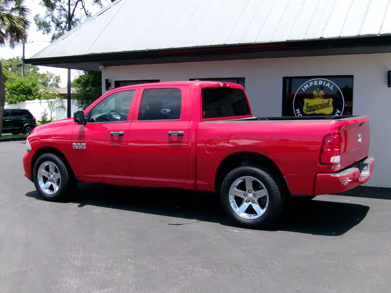 RAM 1500 Express 4x2 Crew Cab 5'7" Box 2015