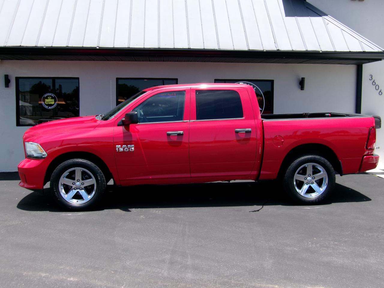 RAM 1500 Express 4x2 Crew Cab 5'7" Box 2015