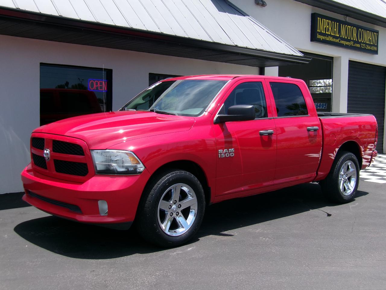 RAM 1500 Express 4x2 Crew Cab 5'7" Box 2015