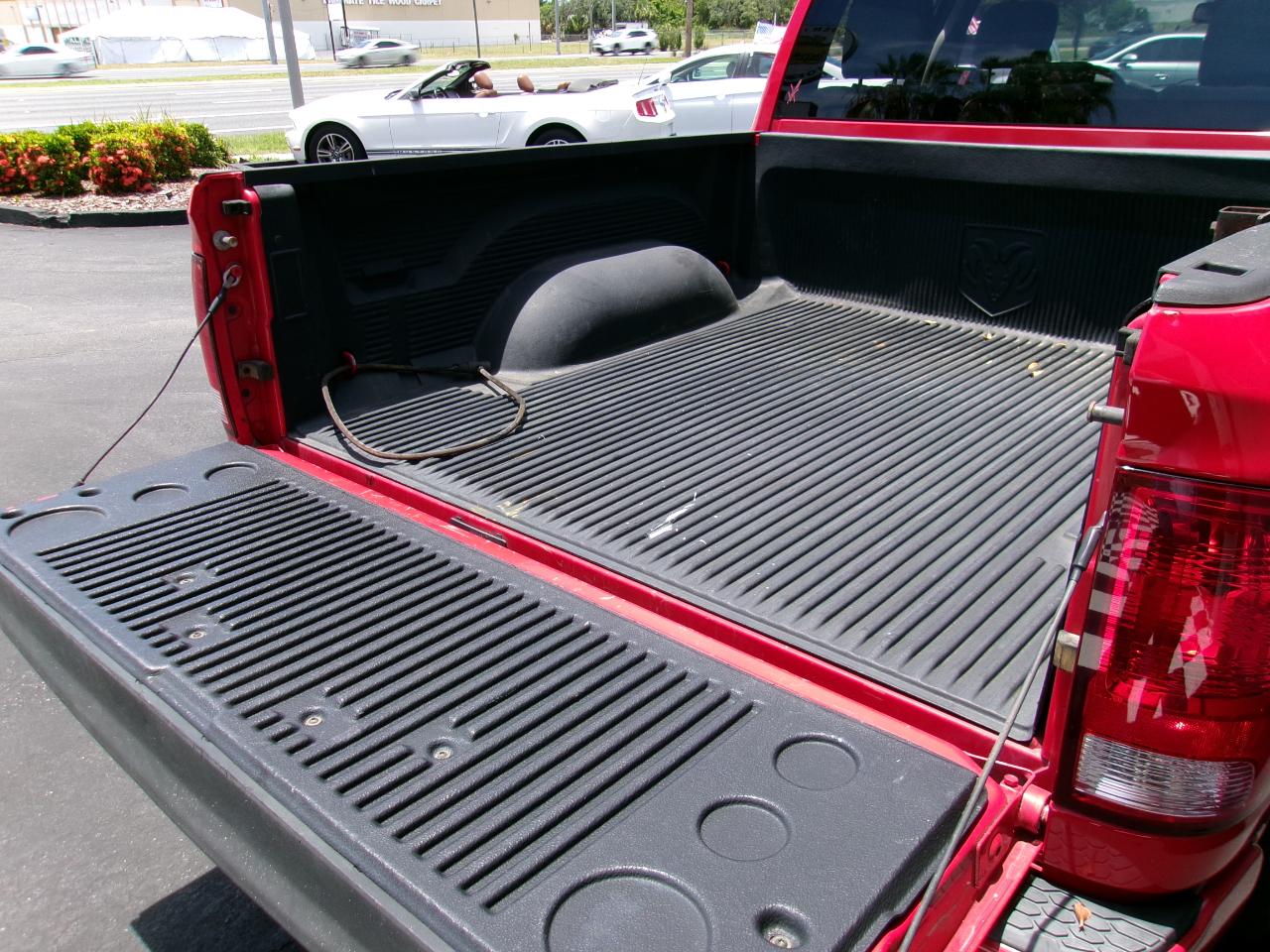 RAM 1500 Express 4x2 Crew Cab 5'7" Box 2015
