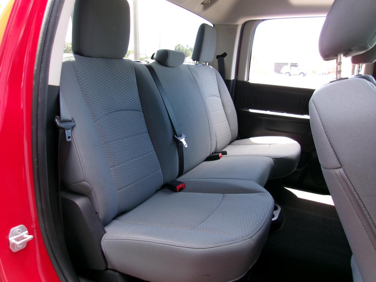 RAM 1500 Express 4x2 Crew Cab 5'7" Box 2015