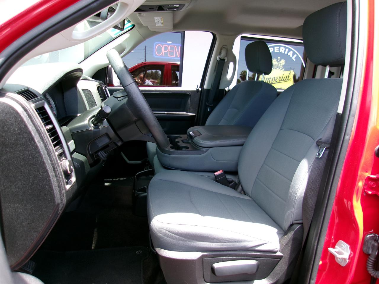 RAM 1500 Express 4x2 Crew Cab 5'7" Box 2015