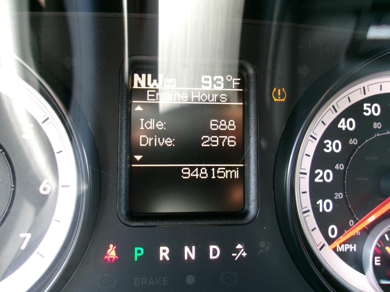 RAM 1500 Express 4x2 Crew Cab 5'7" Box 2015
