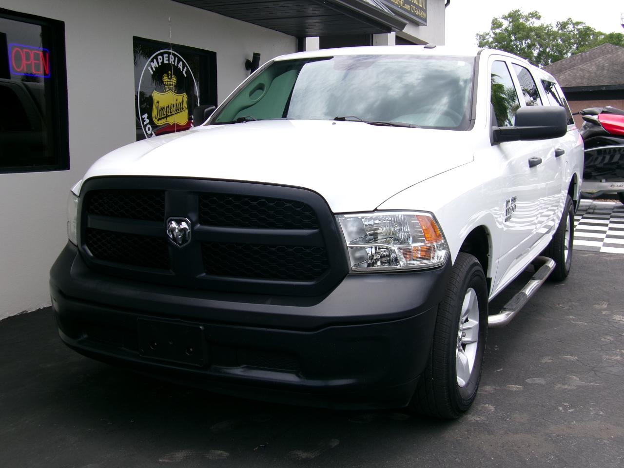 RAM 1500 Classic Tradesman Crew Cab SWB 4WD 2019