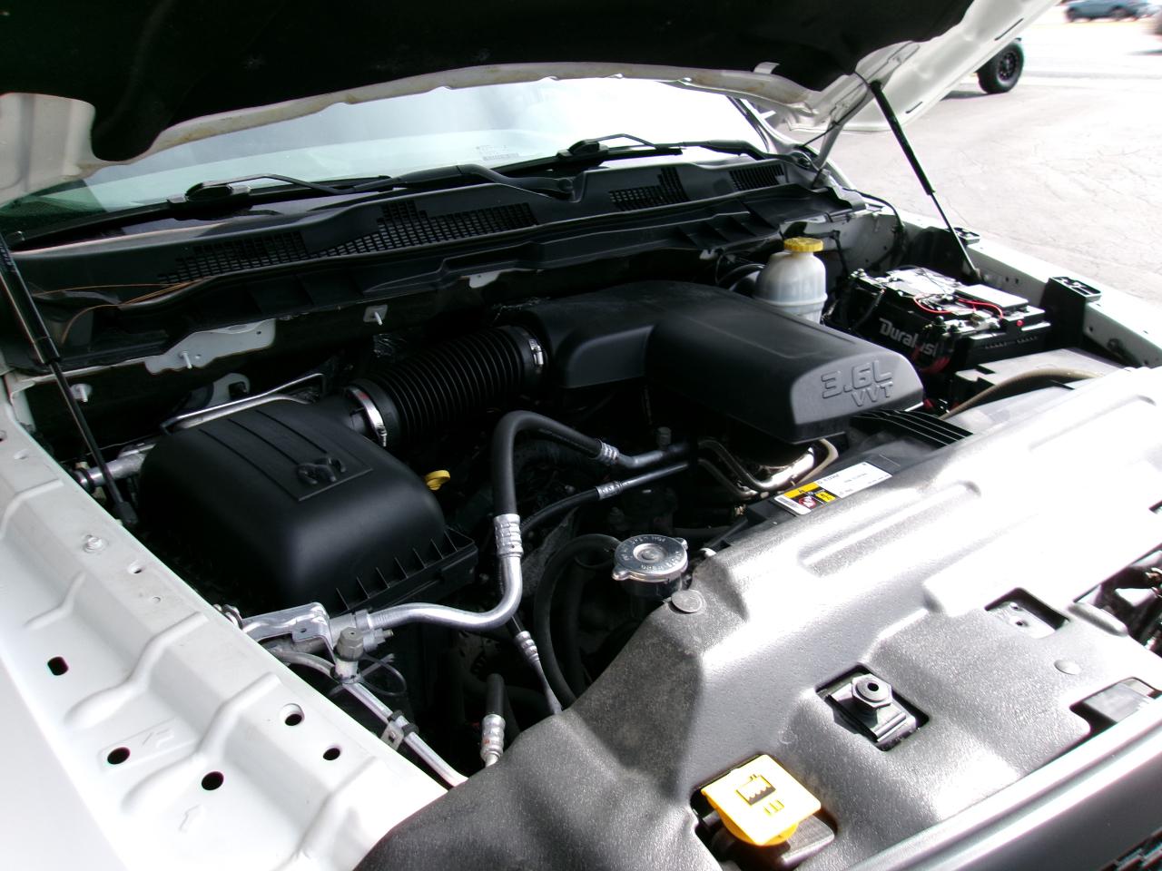 RAM 1500 Classic Tradesman Crew Cab SWB 4WD 2019