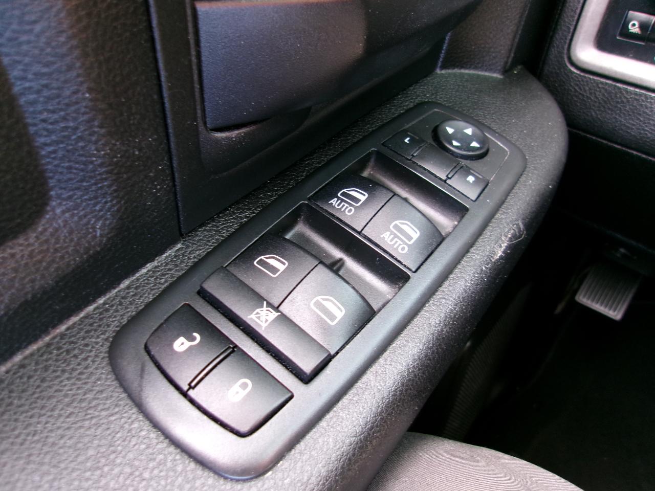 RAM 1500 Classic Tradesman Crew Cab SWB 4WD 2019