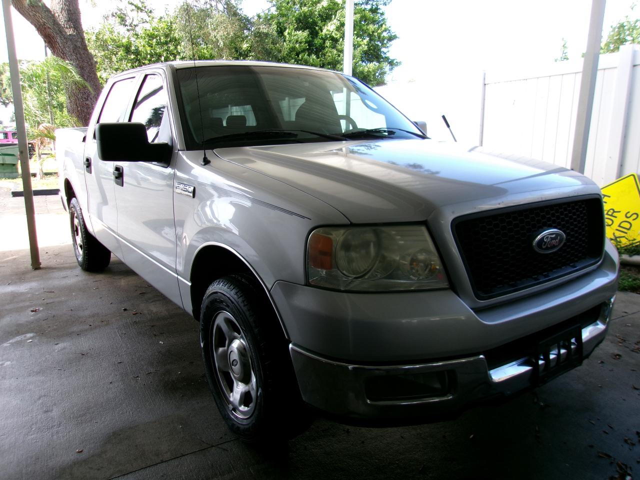 Ford F-150 XLT SuperCrew Short Box 2WD 2005