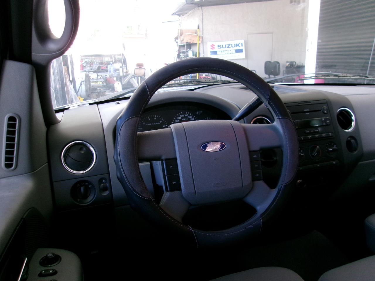 Ford F-150 XLT SuperCrew Short Box 2WD 2005