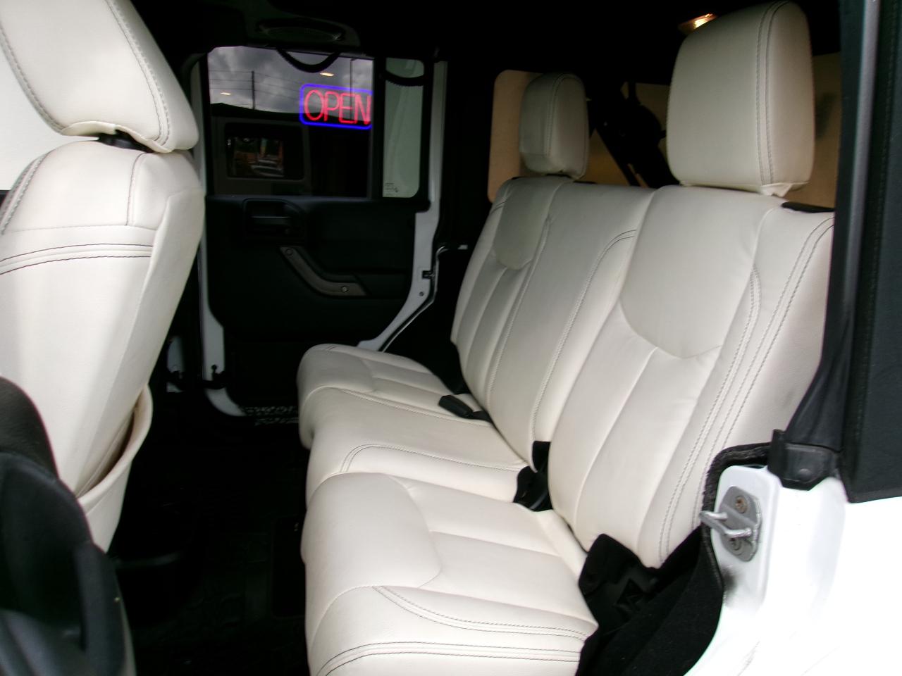 Jeep Wrangler Unlimited Sport 4WD 2014