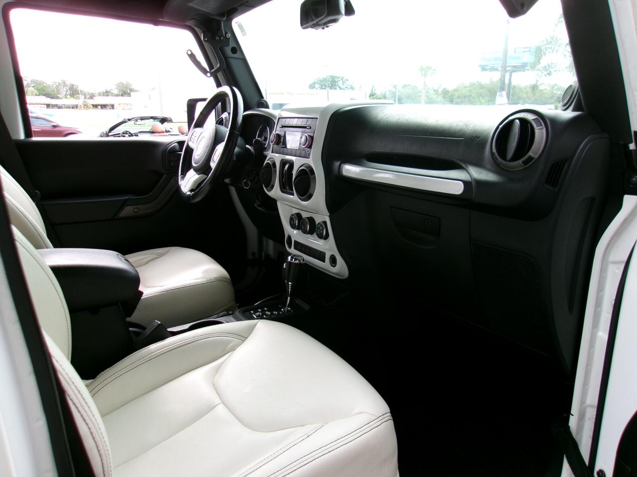 Jeep Wrangler Unlimited Sport 4WD 2014