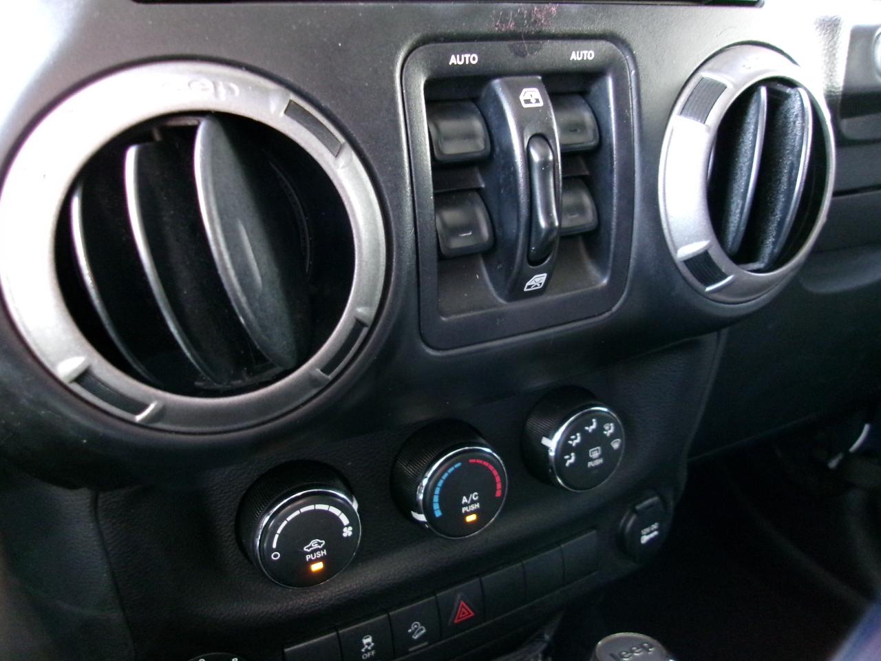 Jeep Wrangler Unlimited Sport 4WD 2017