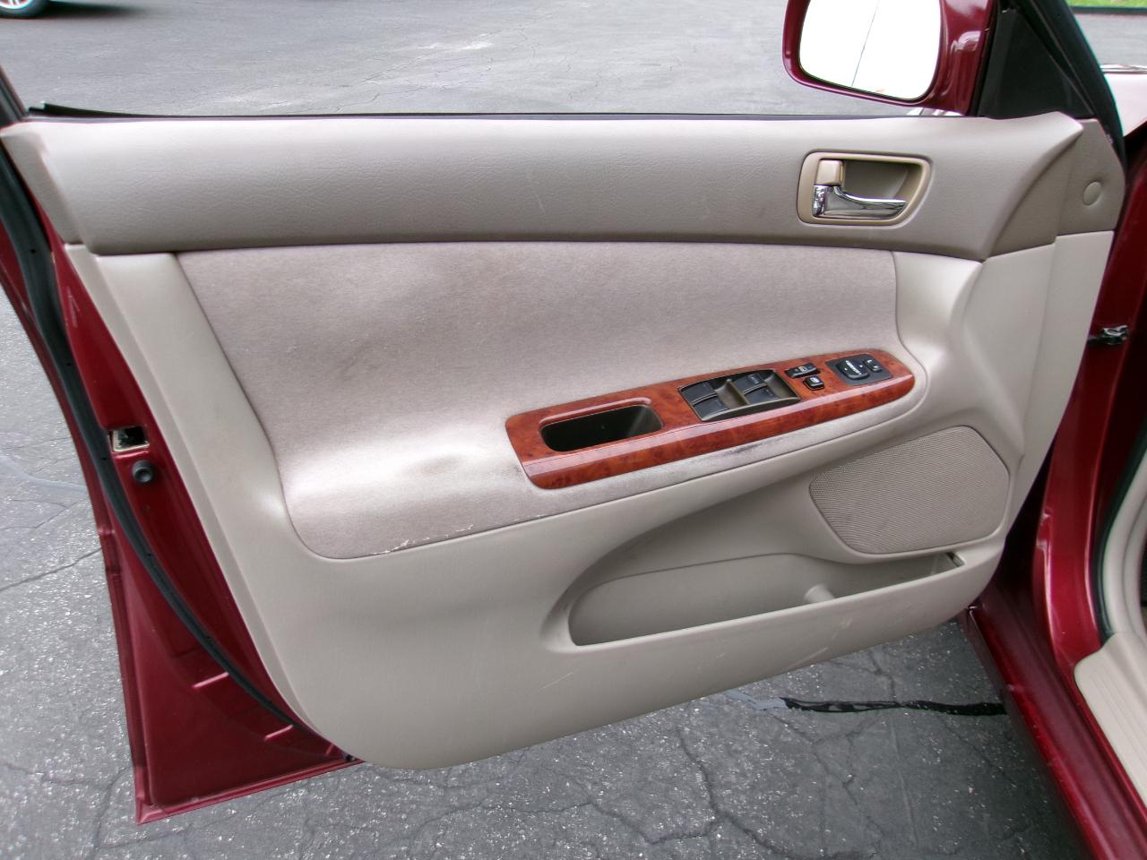 Toyota Camry LE 2002